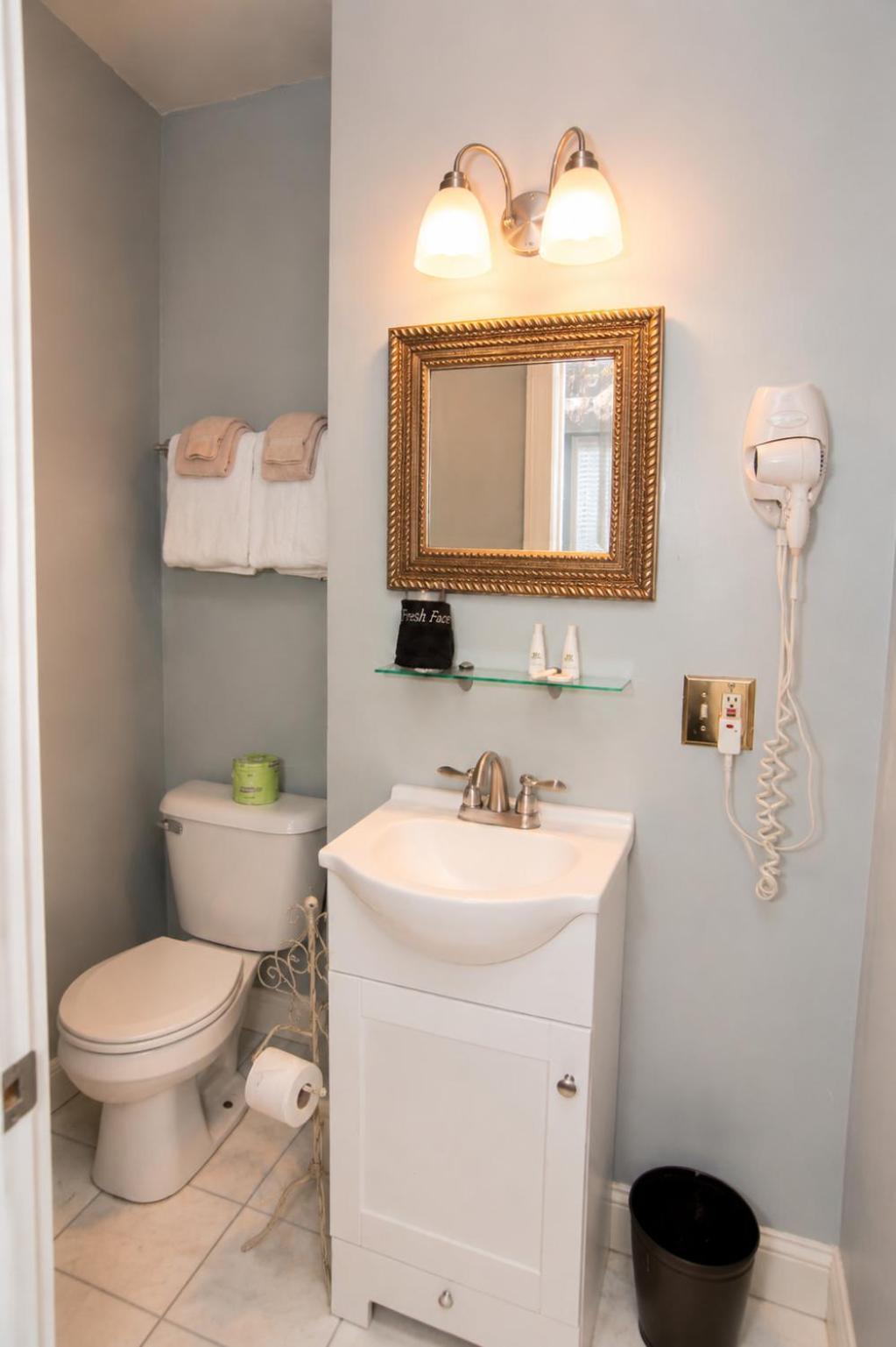Inn Queen Room