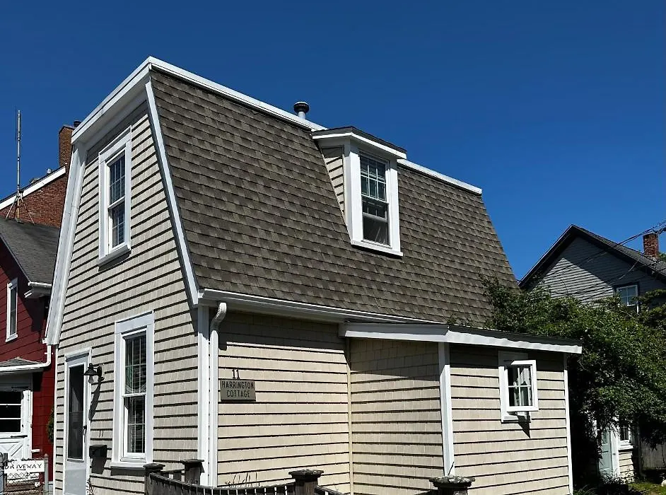 Newly Renovated Cottage On Thames-1