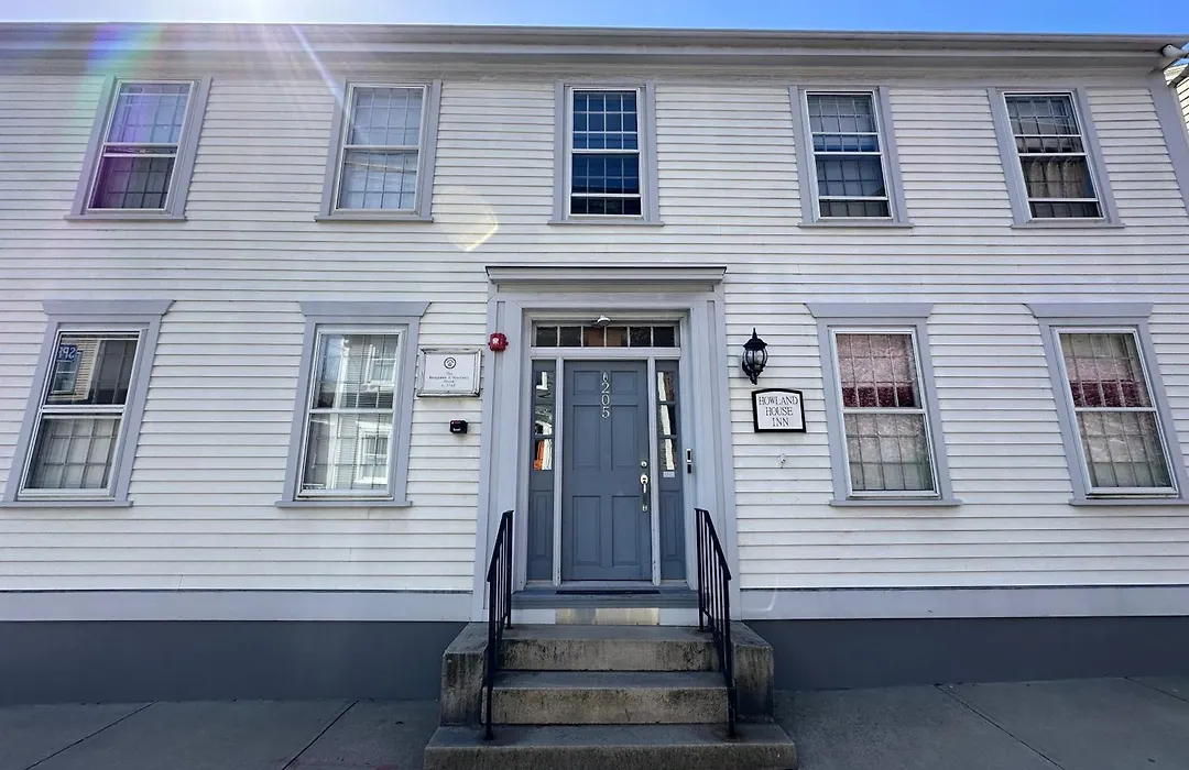 Private Historic Inn Downtown Newport-1
