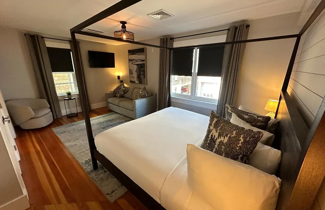 Entire Modern 7 Unit 7 Bath Boutique Inn-1