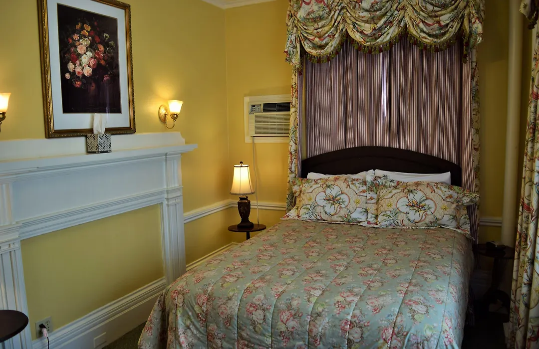 Bellevue Manor-1