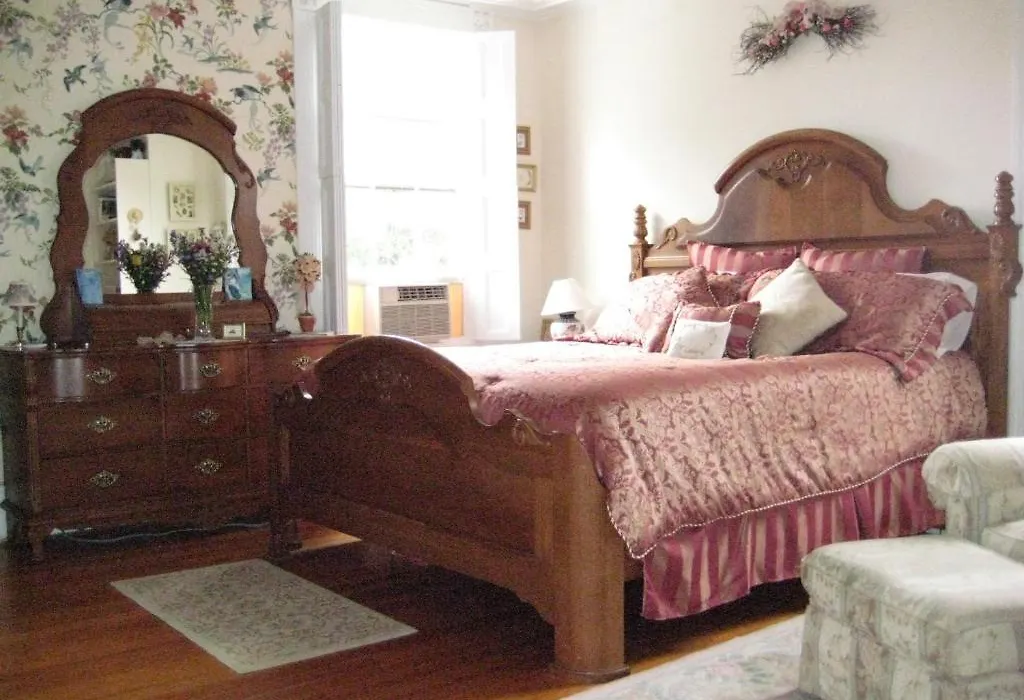 Historic Hill Inn-1