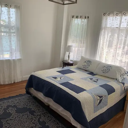 Sunny And Large 4 Bedroom-3