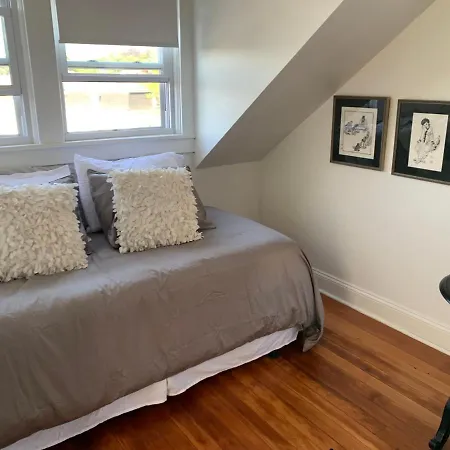 Sunny And Large 4 Bedroom-2
