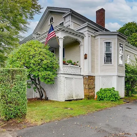 Cozy Newport Apt Steps To Downtown And Waterfront!-3