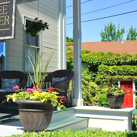Yankee Peddler Inn-2